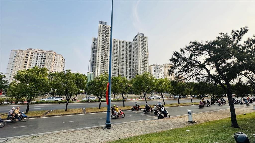 Bán nhà đẹpq.1 nguyễn cảnh trân  võ văn kiệt  4 tầng  25m2 vào ở ngay sổ riêng chỉ 8,2 tỷ