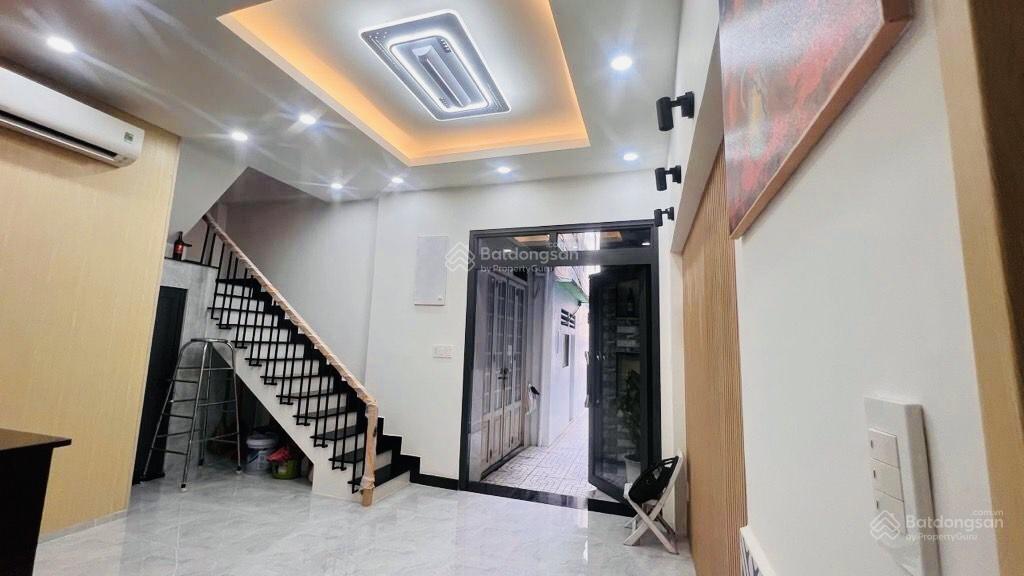 Bán nhà đẹp q1  hồ hảo hớn  trần hưng đạo 2 tầng 28 m2  sổ riêng nhỉnh 5 tỷ