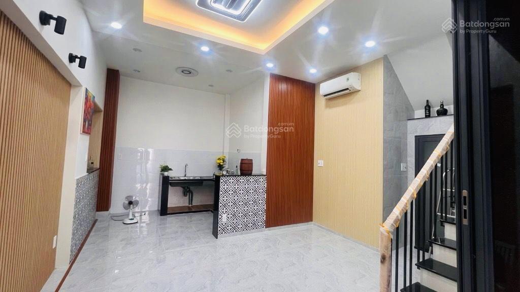 Bán nhà đẹp q1  hồ hảo hớn  trần hưng đạo 2 tầng 28 m2  sổ riêng nhỉnh 5 tỷ