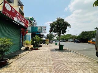 Tô hiệu  khu vực kinh doanh cực tốt  với dt 90m2 nở hậu  không quy hoạch  kxd 6 tầng 160tr/m2