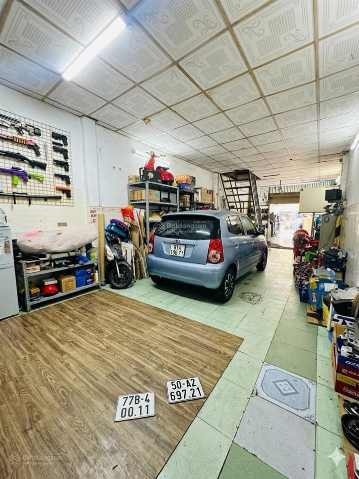 Tô hiệu  khu vực kinh doanh cực tốt  với dt 90m2 nở hậu  không quy hoạch  kxd 6 tầng 160tr/m2