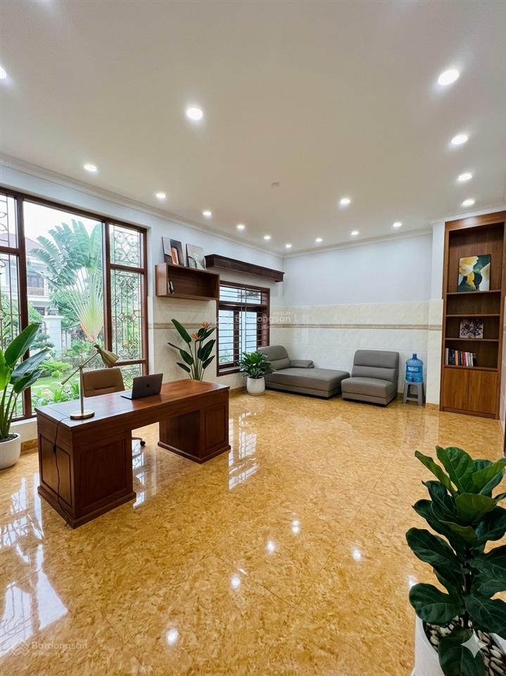 Nếu anh chị cần mua bđs đẳng cấp giá trị  độc đáo biệt phủ gần bàu cát nhẹ 40ty  ngang 12m 4tầng
