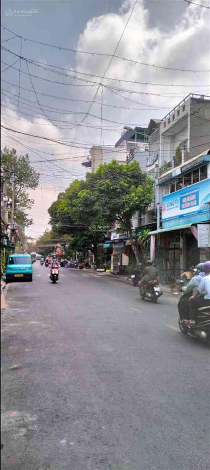 Đường nhựa 10m thông vỉa hè 2m  80m2 4m x 20m 4 tầng khu biệt thự cao cấp giáp quận 11 10tỷ nhỉnh