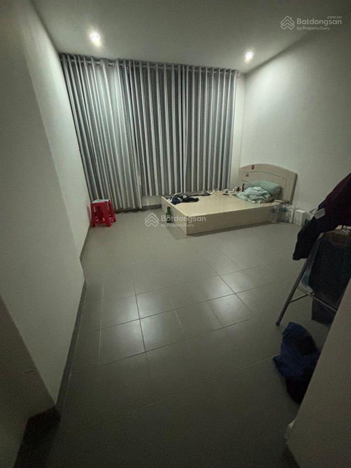 Mặt tiền gần âu cơ  70m2 vuông vức 4 tầng full nội thất 4m x 17m5 ôtô vào nhà vỉa hè 3m hơn 11 tỷ