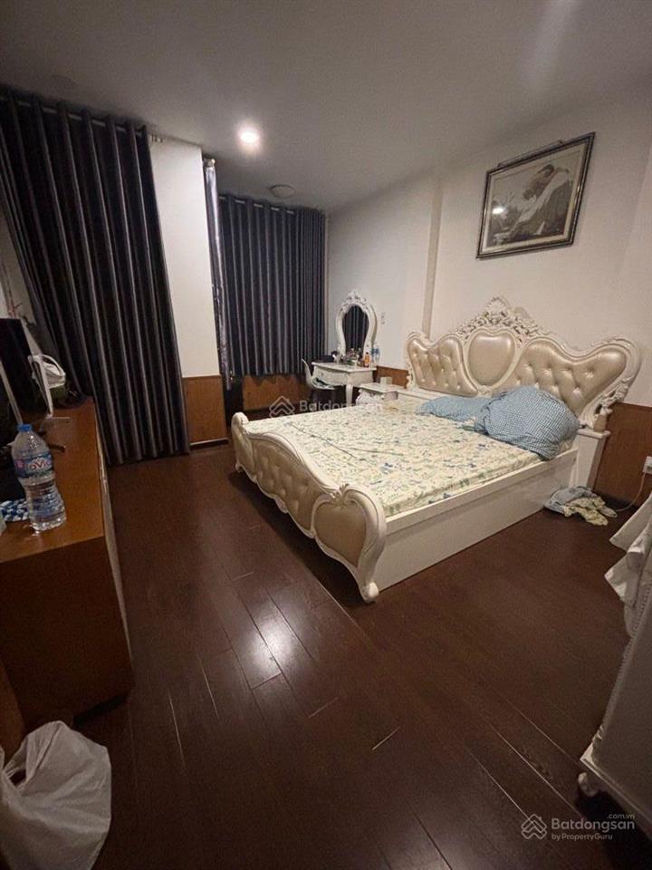 Mặt tiền gần âu cơ  70m2 vuông vức 4 tầng full nội thất 4m x 17m5 ôtô vào nhà vỉa hè 3m hơn 11 tỷ