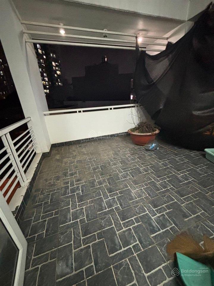 Mặt tiền gần âu cơ  70m2 vuông vức 4 tầng full nội thất 4m x 17m5 ôtô vào nhà vỉa hè 3m hơn 11 tỷ