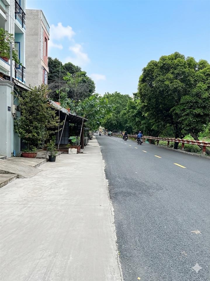 Mặt tiền gần công viên tô hiệu  giáp quận11 + 6 vỉa hè 5m ngang 5m nở hậu 80m2 chỉ 12 tỷ nhỉnh