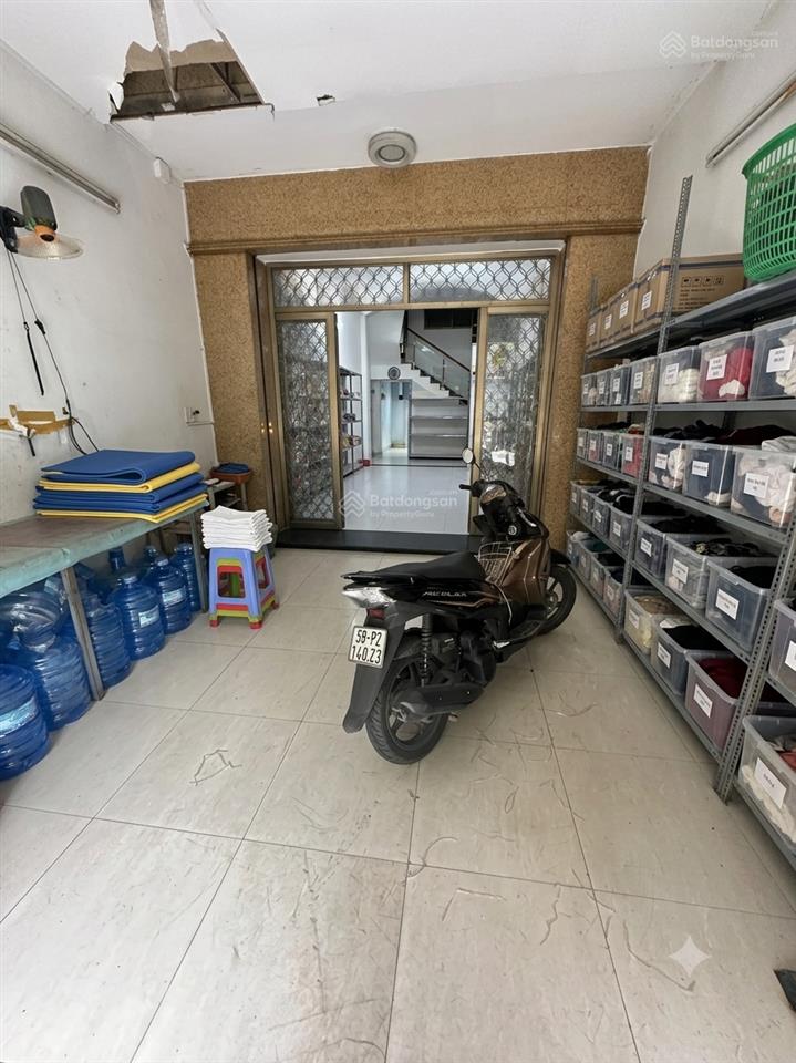 Mặt tiền ngay gần lạc long quân  70m2 5 tầng khu chợ vãi tân bình 4m1 x17m5 giảm 2ty5 còn 11.xtỷ