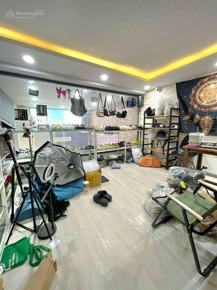 Giáp quận 11  đầm sen  gần 90m2  full nội thất  đặc biệt dt20tr/tháng ngang 4m5 nở hậu 11tỷ1