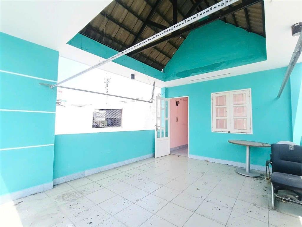 Sát tân hương  56m2  nở hậu 4 tầng đường nhựa 6m sát mặt tiền ôtô vào nhà chỉ hơn 6ty
