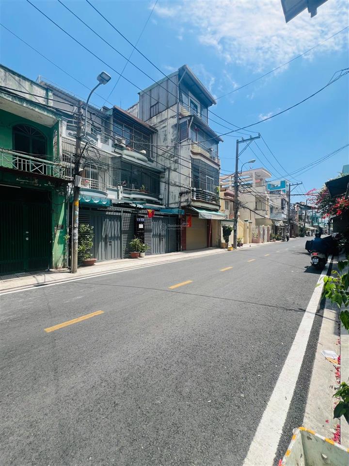 Chủ giảm 3 tỷ gấp bán đất tặng nhà 4m5 x 18m5 đường nhựa 10m thông ngay tô hiệu chỉ còn 8 tỷ nhỉnh