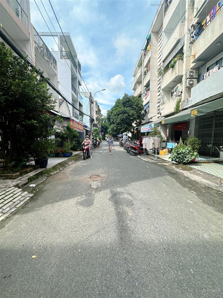 Mặt phố độc lập  view công viên 4 tầng hiện đại vỉa hè 4m full nội thất còn 9đ hơn thương lượng