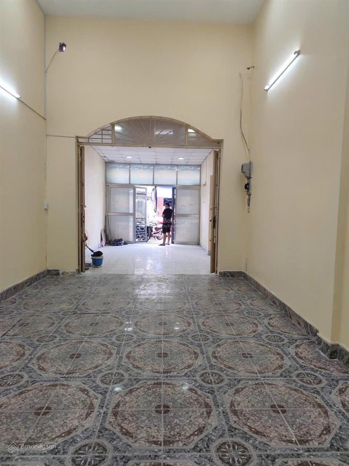 Cho thuê mặt phố ấp chiến lược kinh doanh sầm uất 92m2 nhà mới ở ngay chỉ 14tr/tháng