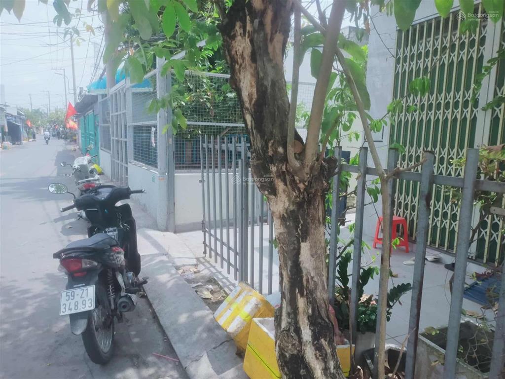 Bán gấp nhà riêng 1697 lê văn lương, 5,3 tỷ, 100m2, 2pn, 2wc