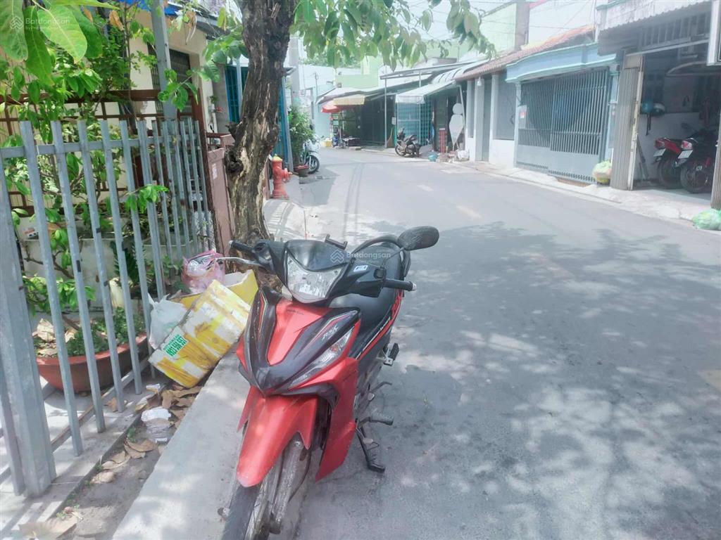 Bán gấp nhà riêng 1697 lê văn lương, 5,3 tỷ, 100m2, 2pn, 2wc