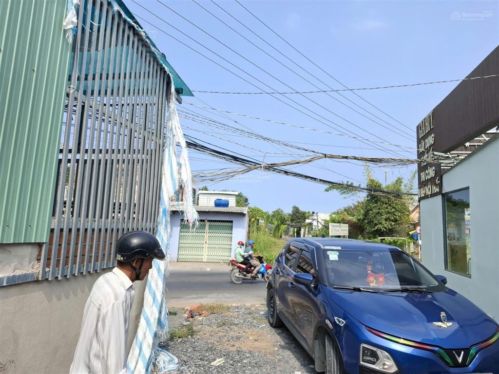 Bán gấp lô đất xây dựng tự do giáp kcn và giáp ranh nhà bè