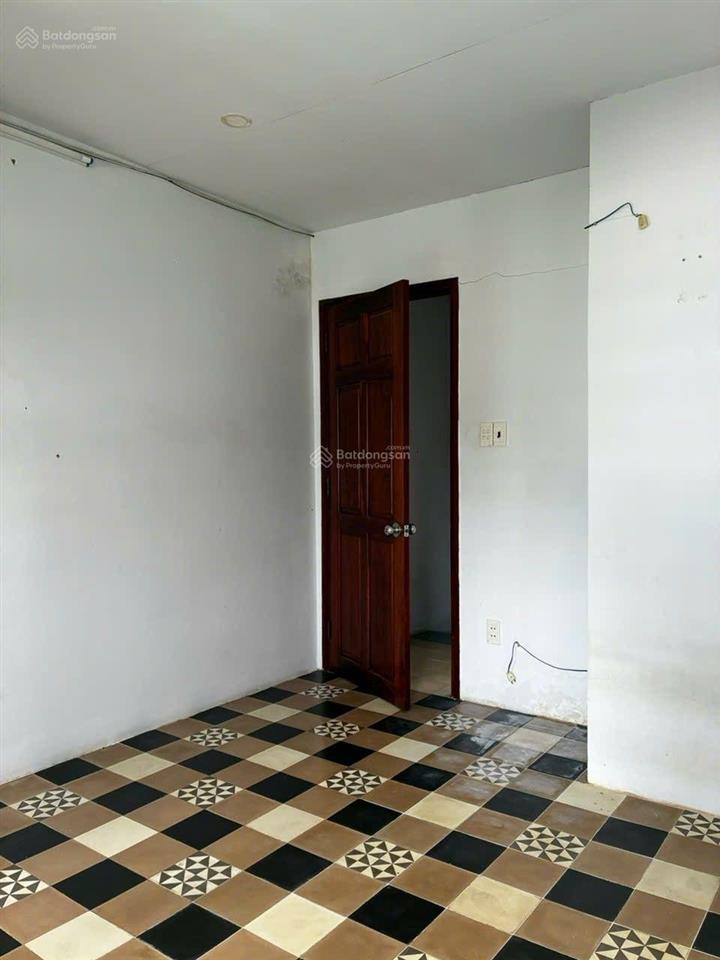 Bán nhà cũ tại 1959 lê văn lương nhà bè view rạch và hẻm cụt đường xe hơi