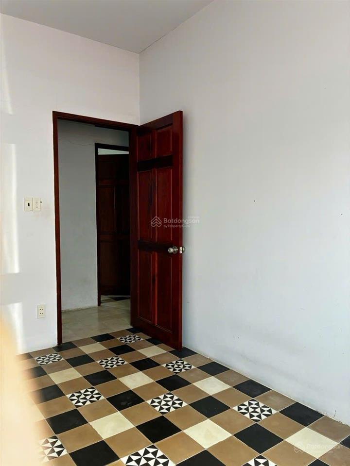 Bán nhà cũ tại 1959 lê văn lương nhà bè view rạch và hẻm cụt đường xe hơi