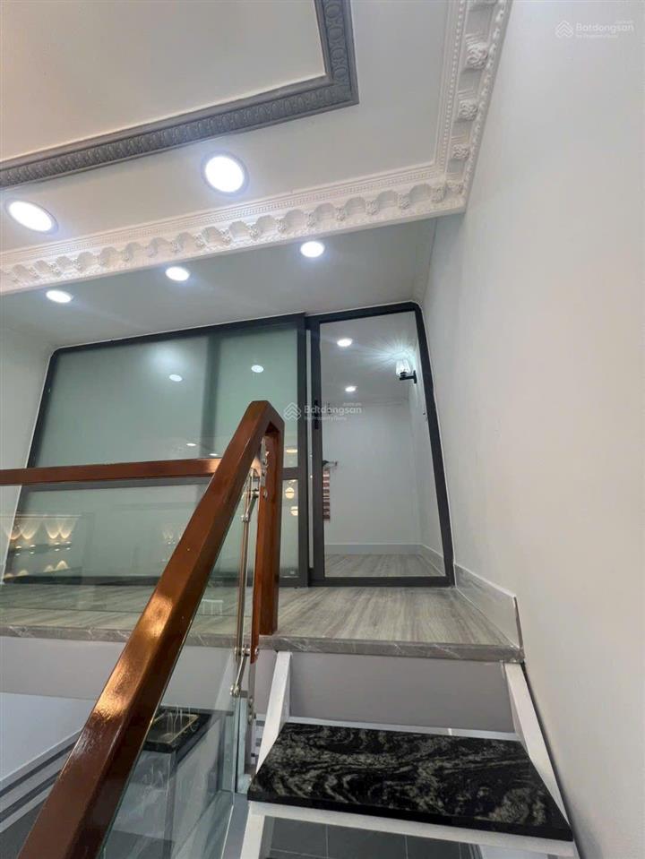 Bán nhà riêng ở chợ bà chồi, 800 triệu, 19,5m², đẹp xuất sắc, nhiều tiện ích