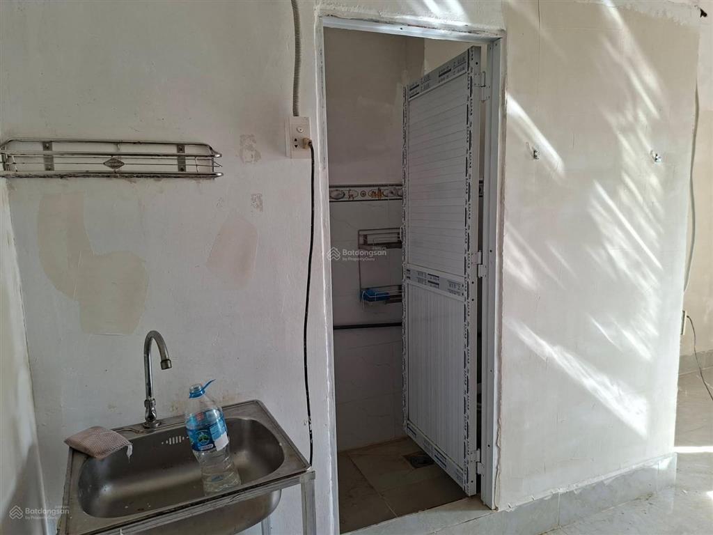 Cho thuê phòng trọ 1pn, 1wc, 10m2 tại cầu long kiển, 1,7 triệu/tháng