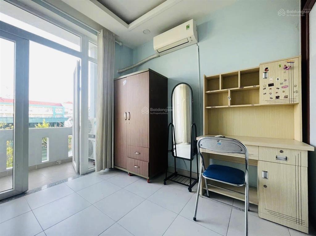 Ưu tiên các bạn sinh viên nam ở 1 người