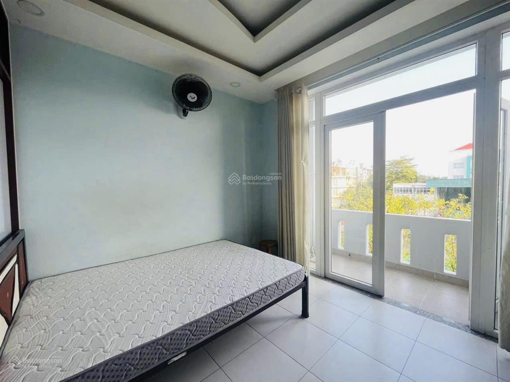 Ưu tiên các bạn sinh viên nam ở 1 người