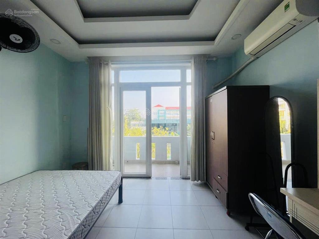Ưu tiên các bạn sinh viên nam ở 1 người