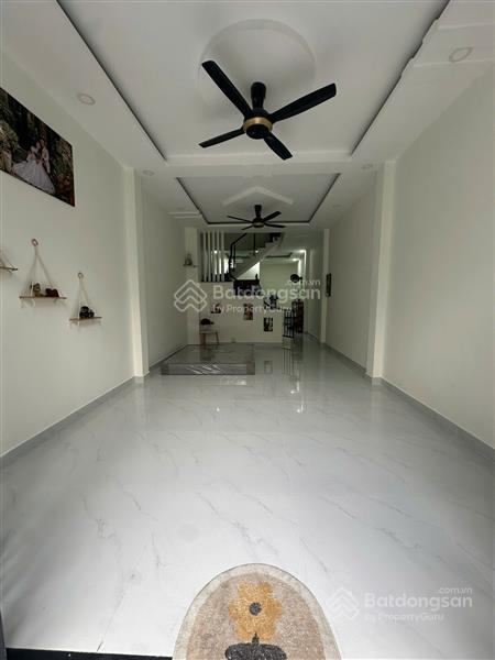 Hồ văn longgò mây  3 tầng 70m2 4.2 x 17  hxh  gấp bán  kế tân phú 