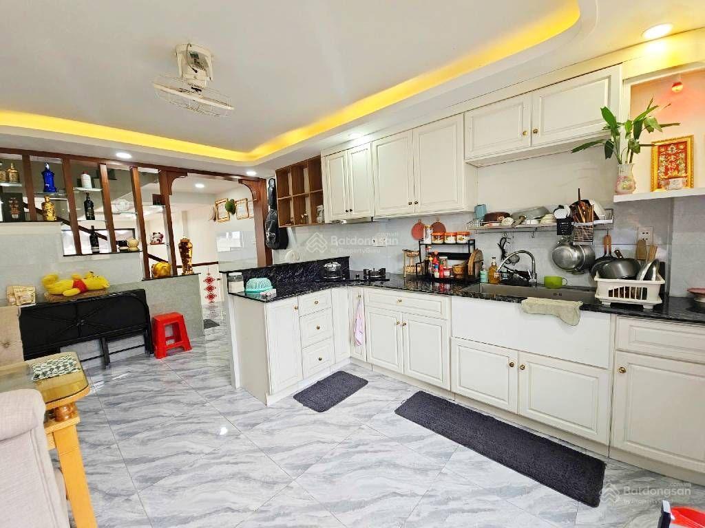 100m2 (4x25m)  tây lân  3 tầng  ở và kd  sân để được 4 oto  hxh ngủ nhà  giá tốt