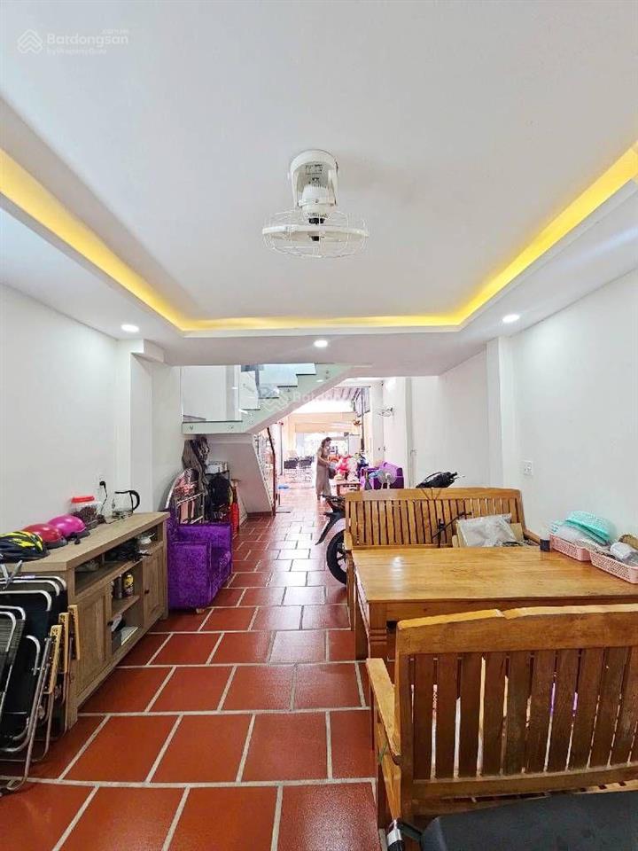 100m2 (4x25m)  tây lân  3 tầng  ở và kd  sân để được 4 oto  hxh ngủ nhà  giá tốt