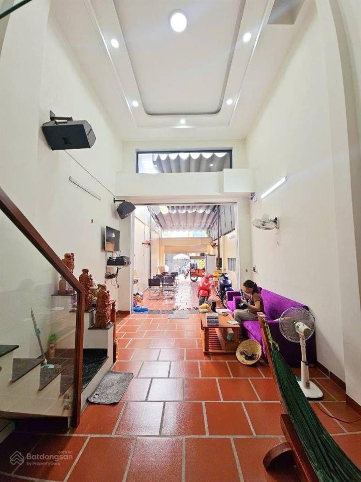 100m2 (4x25m)  tây lân  3 tầng  ở và kd  sân để được 4 oto  hxh ngủ nhà  giá tốt