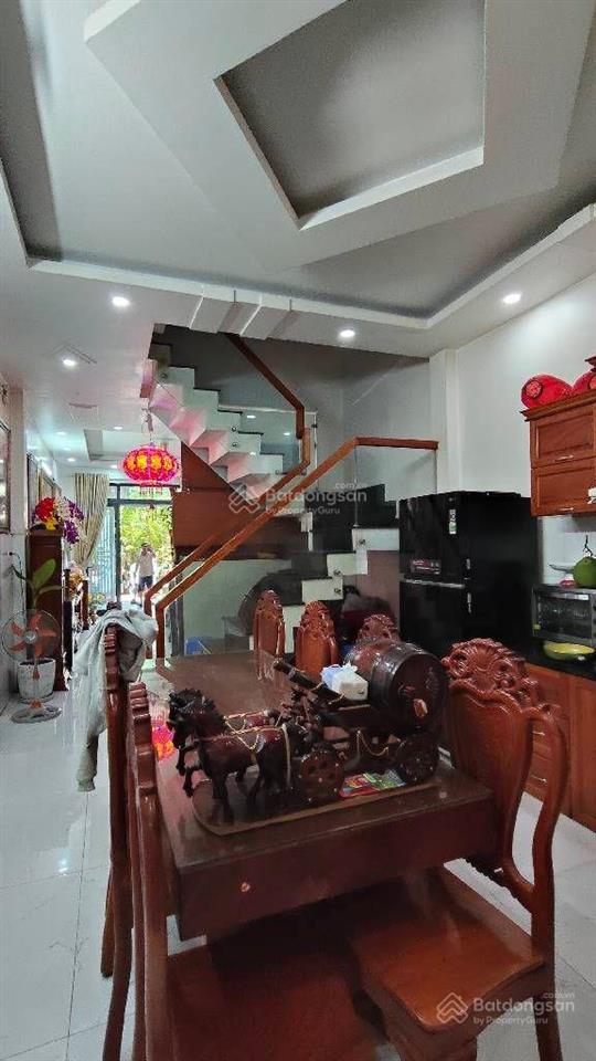 135m²(8x17) 2 nhà 4 tầng  hxt 7m  hương lộ 80  giá siêu tốt