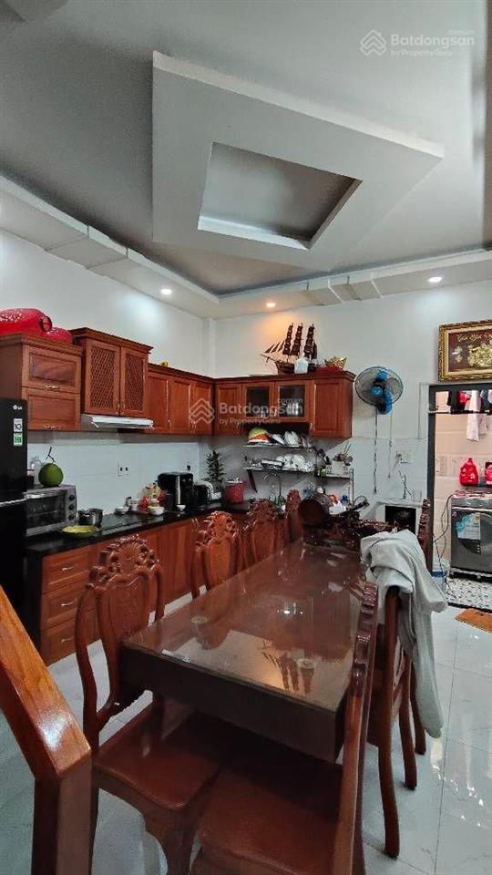 135m²(8x17) 2 nhà 4 tầng  hxt 7m  hương lộ 80  giá siêu tốt