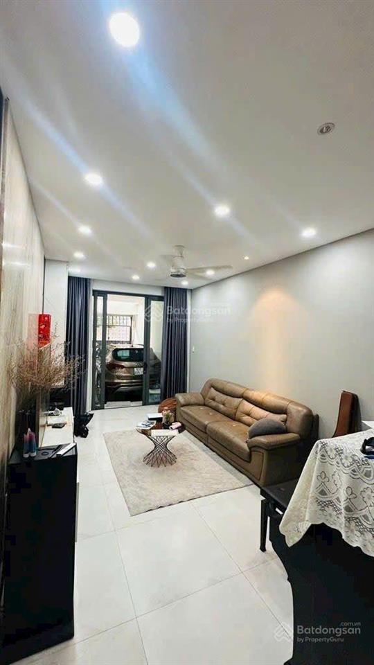 Bán nhà hxh vào nhà 12ty3 cộng hòa dt 3m6*26m 3tầng