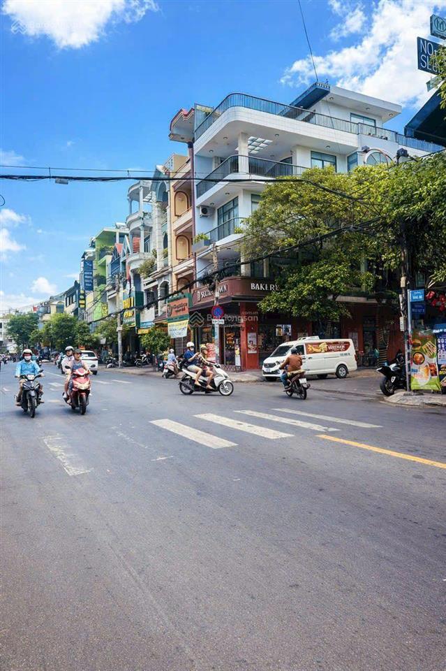 Bán nhà mt đồng đen dt 4m* 15m 5tầng 17ty5