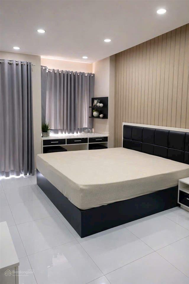 Bán nhà mt đồng đen dt 4m* 15m 5tầng 17ty5