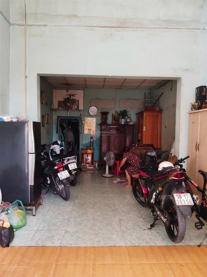 Bán nhà mt 4ty6 4*14m phan văn hớn