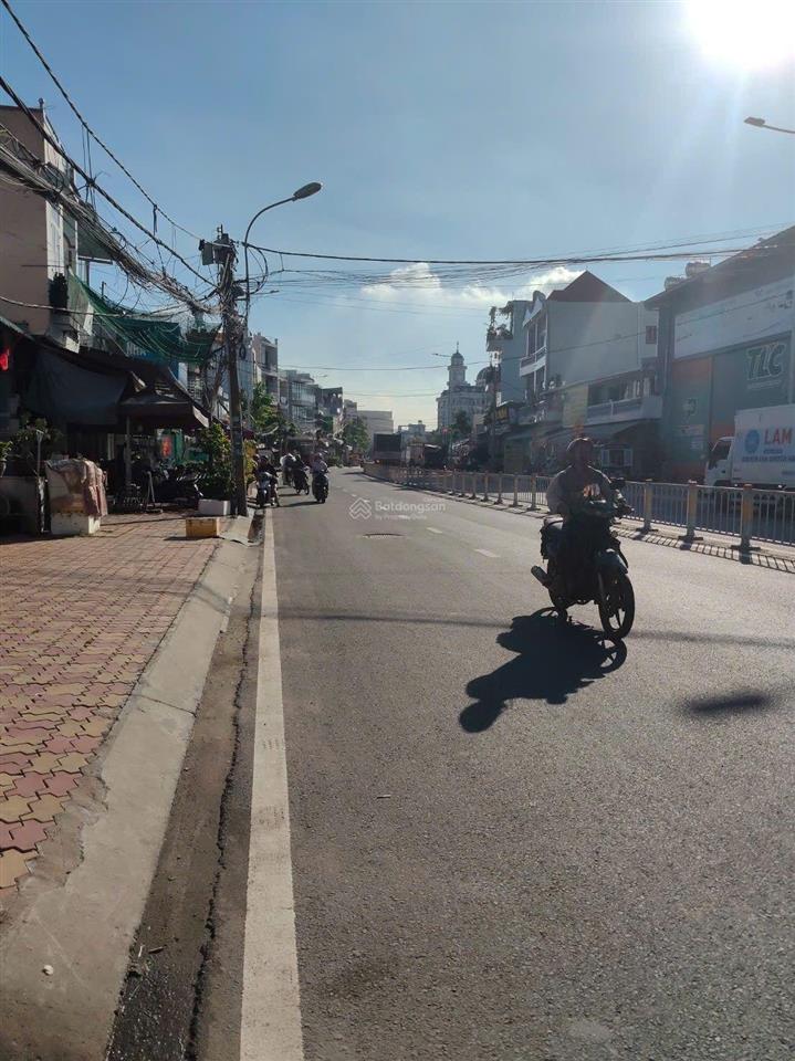 Bán nhà mt 4ty6 4*14m phan văn hớn