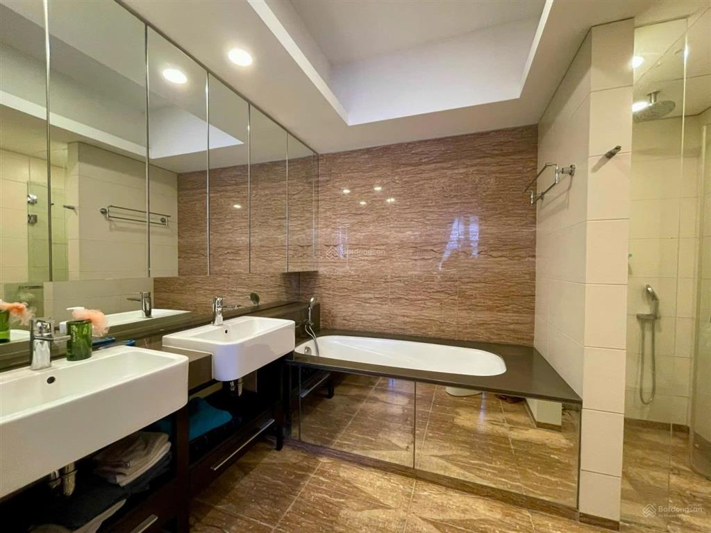 Chuyển chỗ ở, gia đình tôi cần bán gấp căn góc 4 ngủ một trong số ít tại iph xuân thủy
