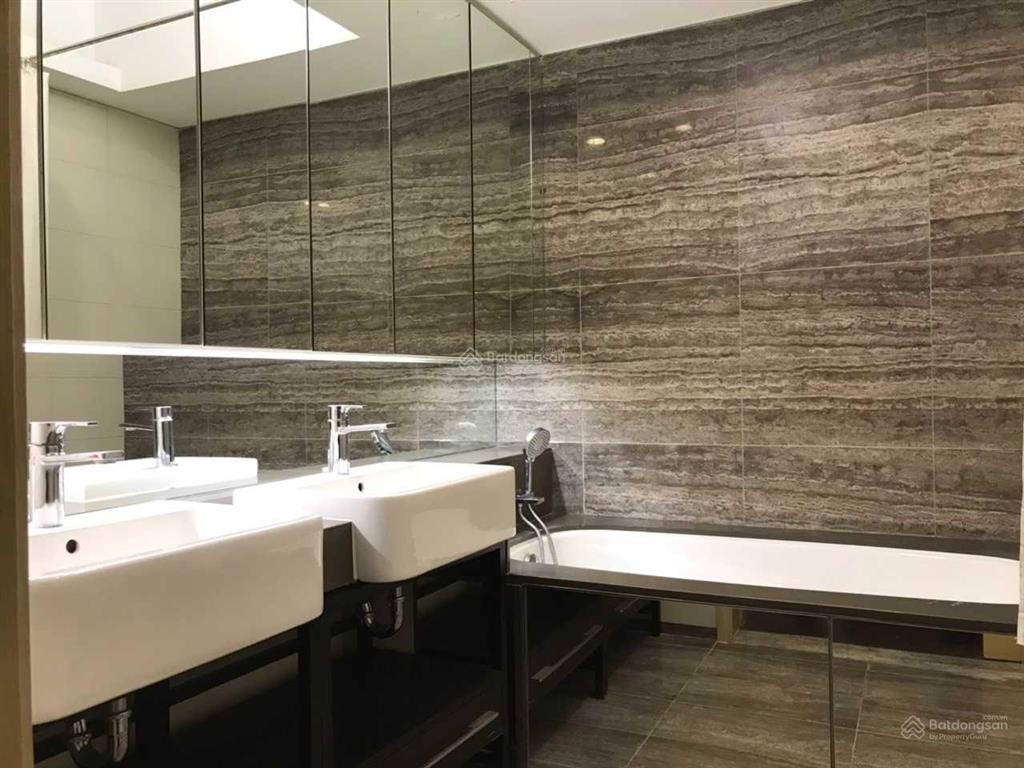 Bán gấp căn góc 3 ngủ 145m2 nhà đẹp, sẵn sổ hồng giao dịch nhanh trong tuần iph xuân thủy, cầu giấy