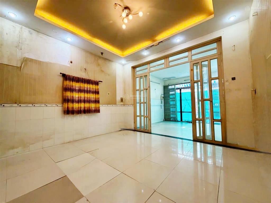 Chỉ 7.2 tỷ  cách mạng, p. phú thọ hòa  2tầng btct  65m2  hẻm xe hơi