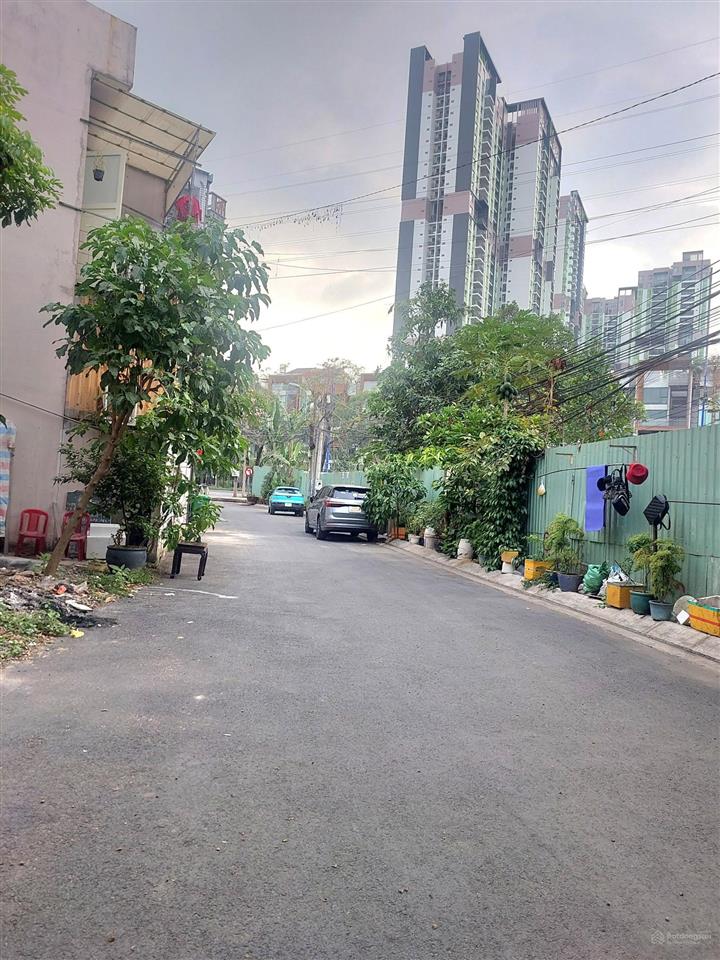 Nhà cấp 4, có 2 mặt hẻm trịnh khắc lập diện tích 5.6 x 22m thích họp xây mới, đầu tư lâu dài