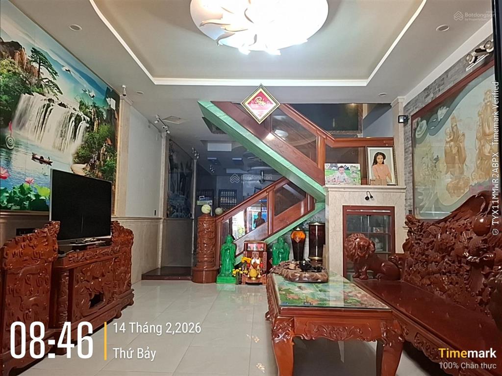 A chị đang tìm một cằn nhà mặt tiền vừa ở vưa kinh danh giá giá tốtq9 thì không nên bỏ qua căn này