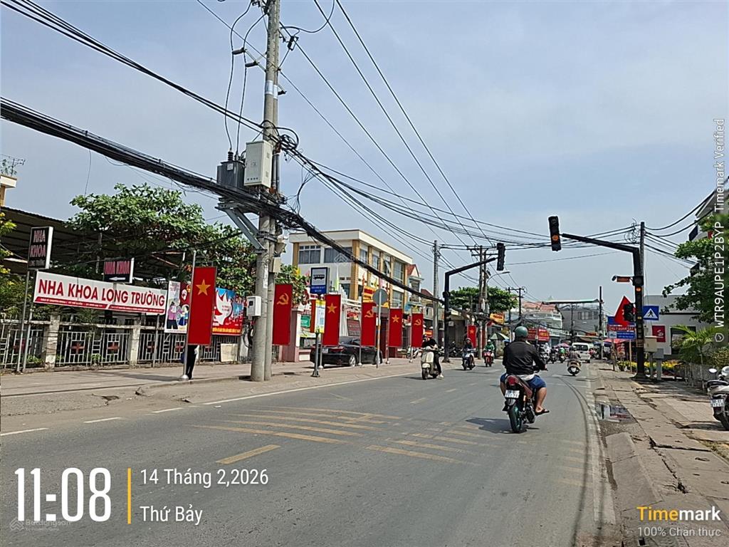 A chị đang tìm một cằn nhà mặt tiền vừa ở vưa kinh danh giá giá tốtq9 thì không nên bỏ qua căn này