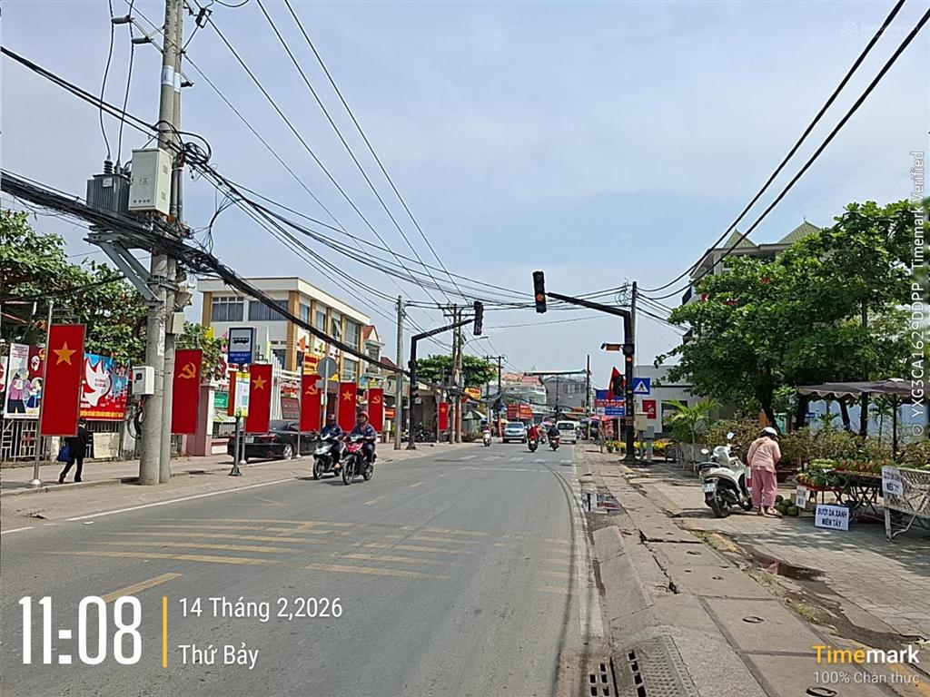 A chị đang tìm một cằn nhà mặt tiền vừa ở vưa kinh danh giá giá tốtq9 thì không nên bỏ qua căn này