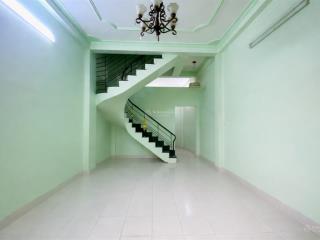 Hơn 7 tỷ nhà 3 tầng hxh 5 pn 42m2 ngay phạm văn hai tân bình