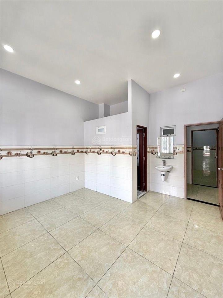 Mặt tiền phường 6 tân bình  đường 6m  7 tỷ  76m2 công nhận 45m2, nhà 2 tầng, 4m x 19m, 5 pn.