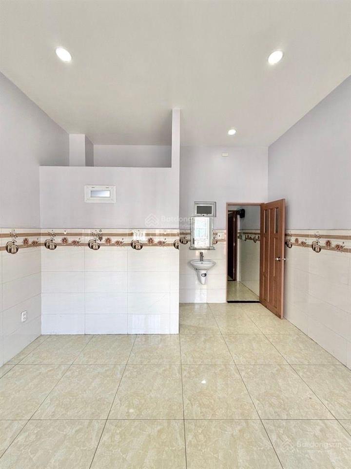 Mặt tiền phường 6 tân bình  đường 6m  7 tỷ  76m2 công nhận 45m2, nhà 2 tầng, 4m x 19m, 5 pn.