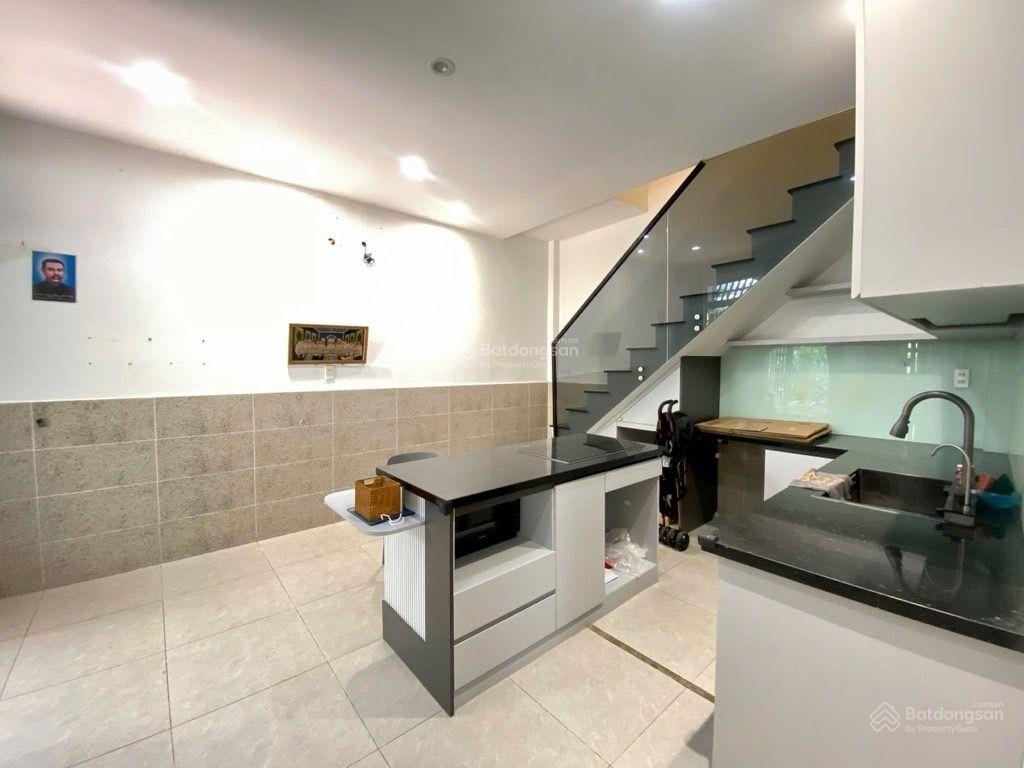 Nhà hẻm xe hơi ngay cmt8phạm văn haitân bình. 5 x 10 3pn mới ở ngay. giá 8 tỷ