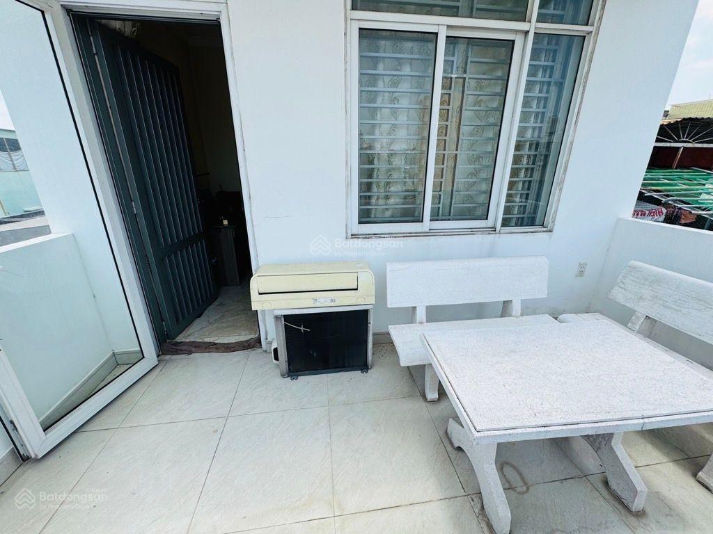 Phạm văn bạchtân bình hẻm xe hơi, sát mặt tiền, 60m23 tầng4pn, mới ở ngay. hơn 7 tỷ